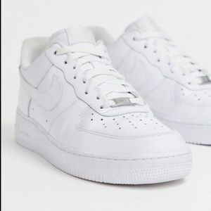 Almost New White Nike Air Force 1 ‘07